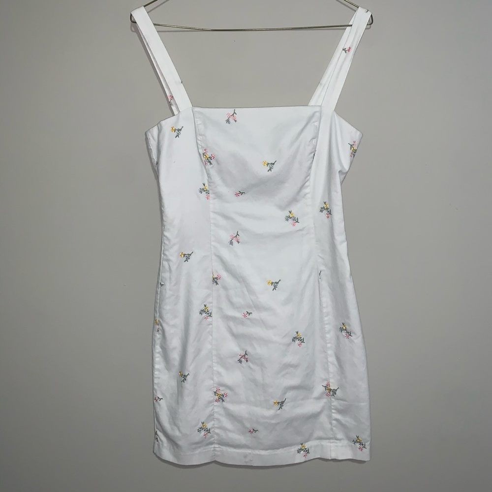 A-line flower embroidered dress